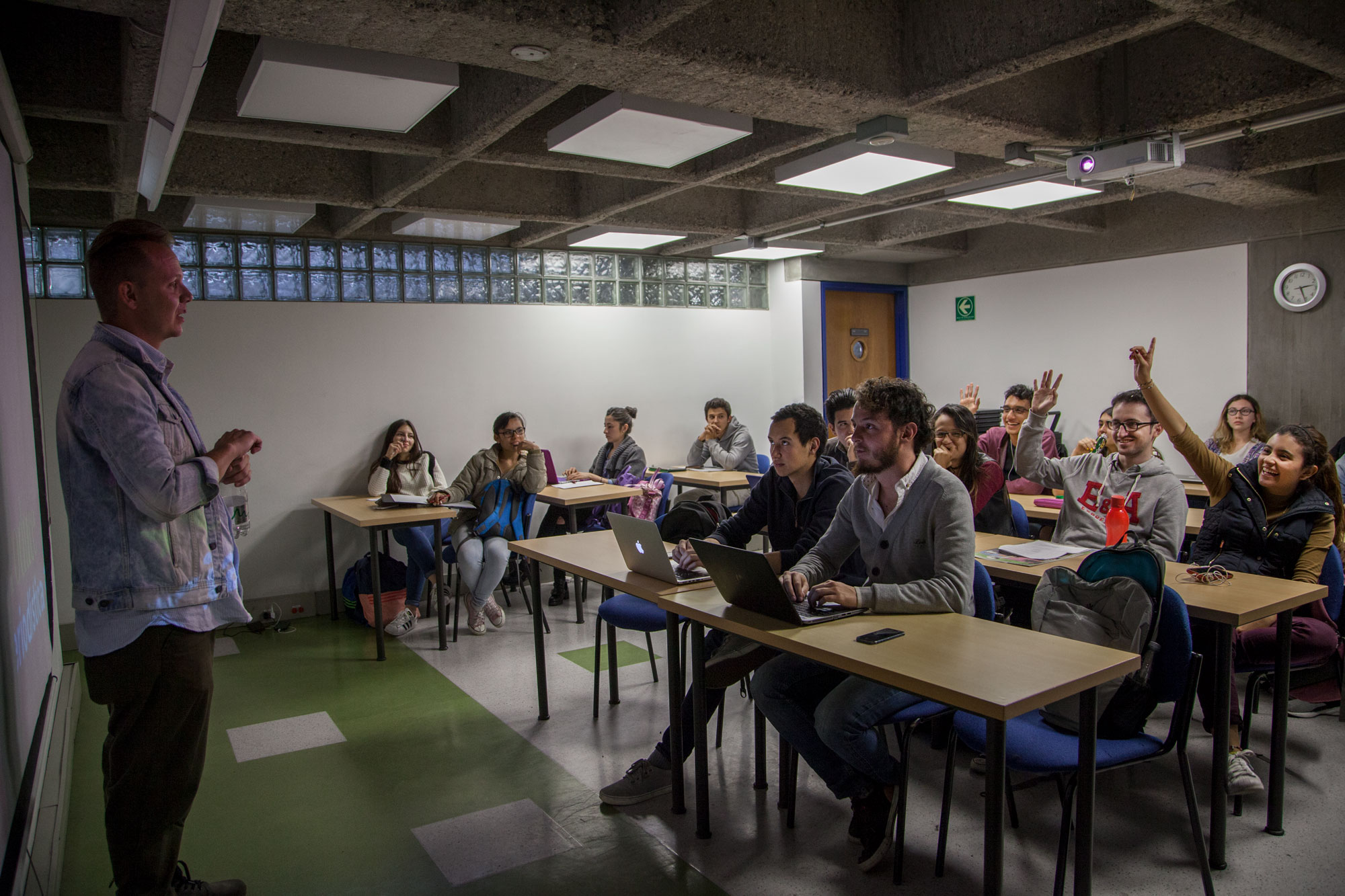 Periodismos latinoamericanos: sus relatos y prácticas