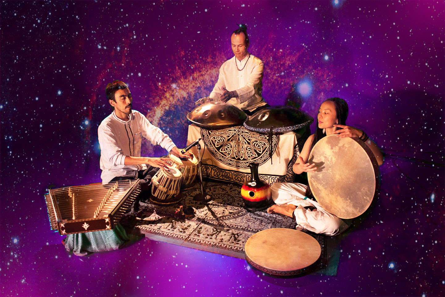 Explora las tradiciones asiáticas y latinoamericanas con su grupo musical Fluido Cósmico
