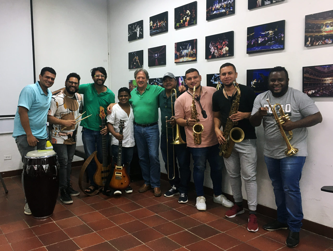 Con invitación de Unibac, el maestro Acevedo también dictó un taller de composición