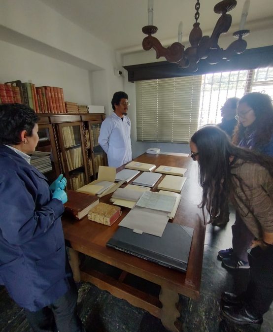 Visita con la investigadora Marina Garone Gravier a la Imprenta Patriótica